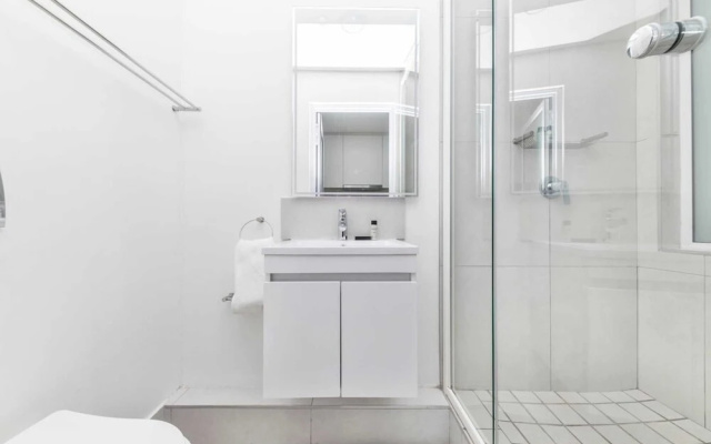 Stunning Studio Apartment With Balcony, Woodstock!