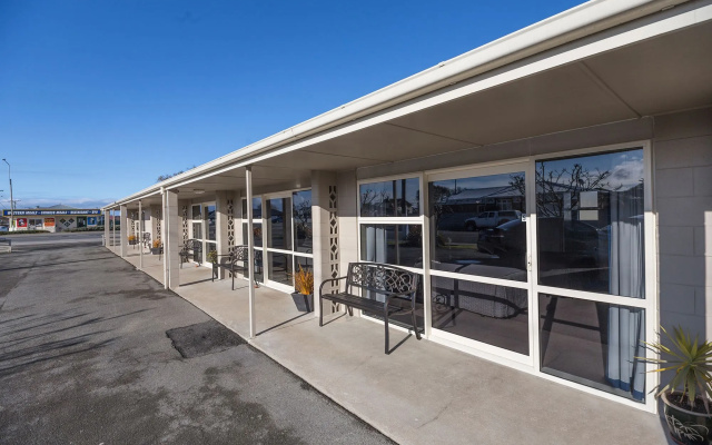 AAA Thames Court Motel