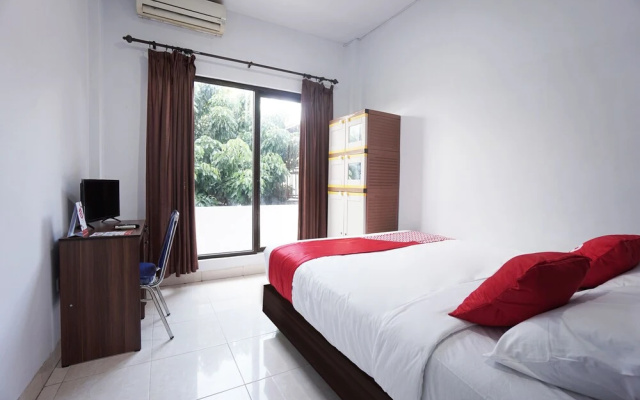 OYO 2566 Putri Kesia Rooms
