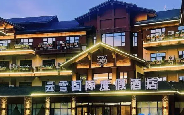 Altai Yunxue International Resort Hotel