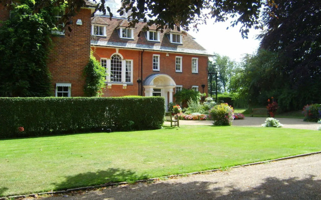 Saltcote Place