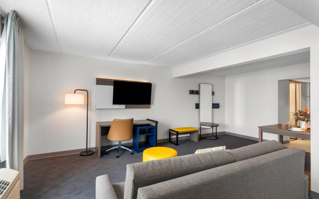 Comfort Suites Austin Airport