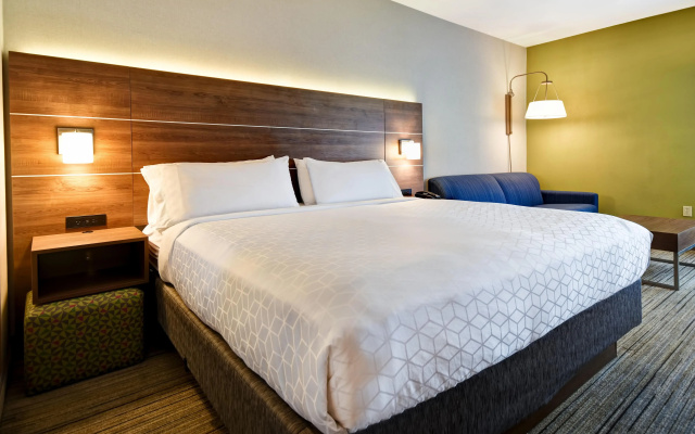 Holiday Inn Express Newport North - Middletown by IHG