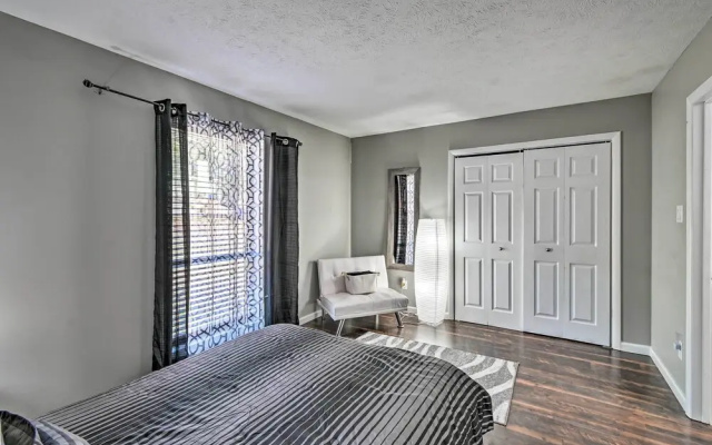 Updated Fayetville Townhome-away-from-home w/ Yard