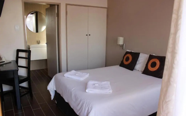 Travel Lodge
