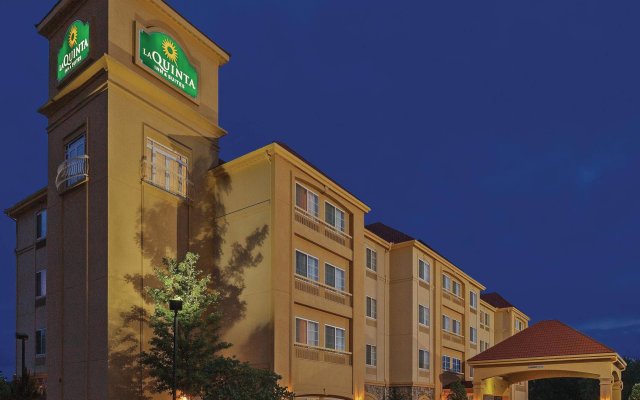 La Quinta Inn & Suites by Wyndham Stillwater-University Area in Stillwater, United States of America from 131$, photos, reviews - zenhotels.com hotel front