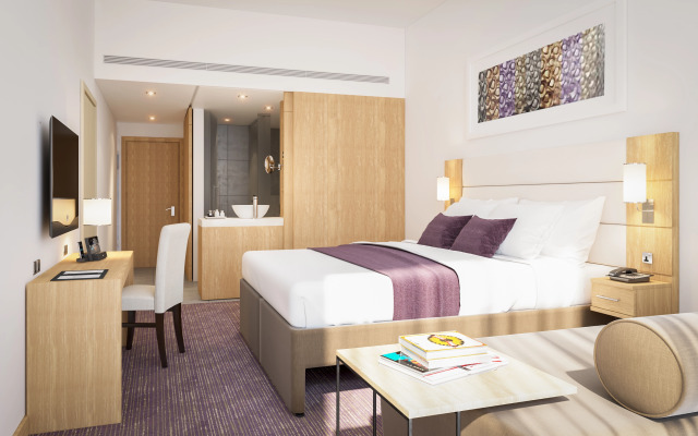 Отель Premier Inn Dubai Dragon Mart