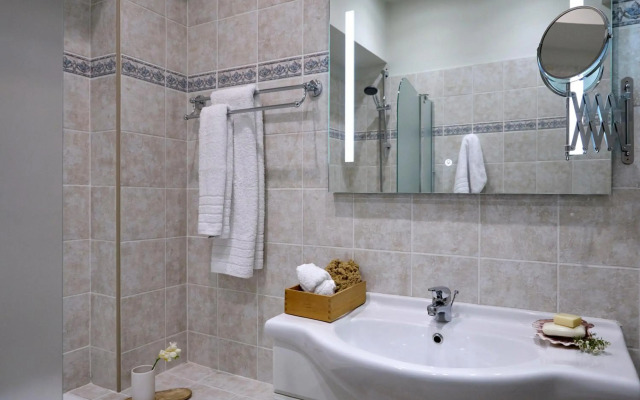 Acropolis Unique 2BD Apartment with Prive Entrance