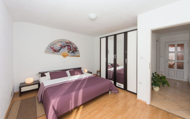 Apartment Yasmin