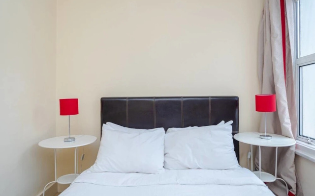 Bright 1BR Home in Fulham, 4 Guests