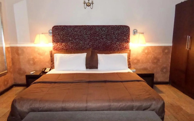 Manyxville Hotel & Suites