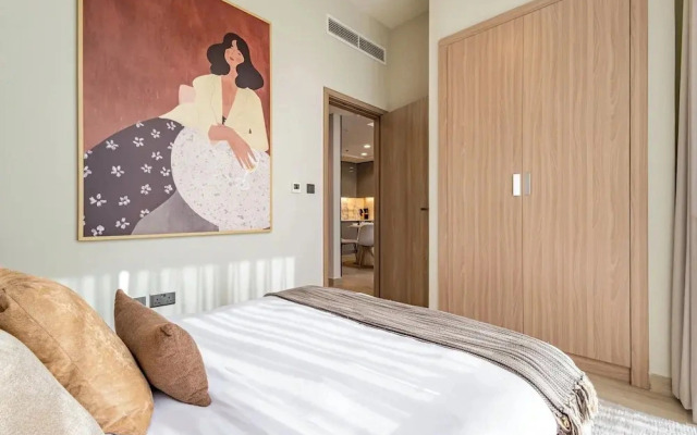 Superhost Modern 1BR in Azizi Riviera