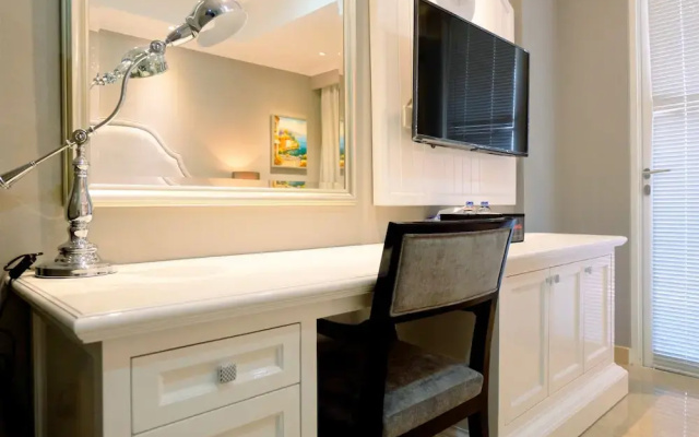 Elegant Studio Menteng Park Apartment