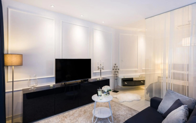 Luxury Studio Arc