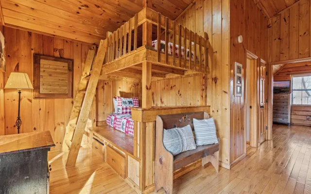 Bear Hideaway Cozy 3BR Cabin