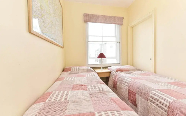 Smart 2 bedroom flat near Pimlico Tube