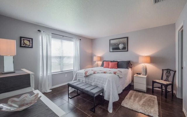 Campos Drive 1736 by White Pelican VR
