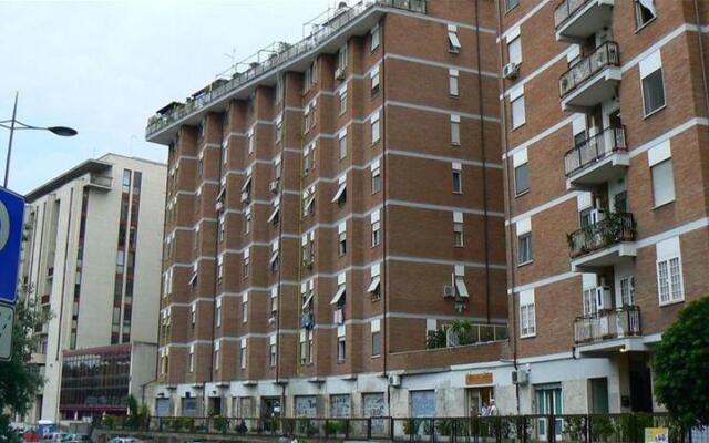 Отель Tourist House Ostiense 1 Италия, Рим - отзывы, цены и фото номеров - забронировать отель Tourist House Ostiense 1 онлайн вид на фасад