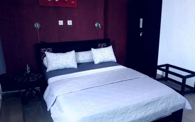 Résidence Saint Martin in Abidjan, Cote d'Ivoire from 84$, photos, reviews - zenhotels.com guestroom