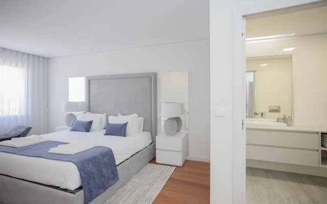 Liiiving - Luxury River View Apartment X
