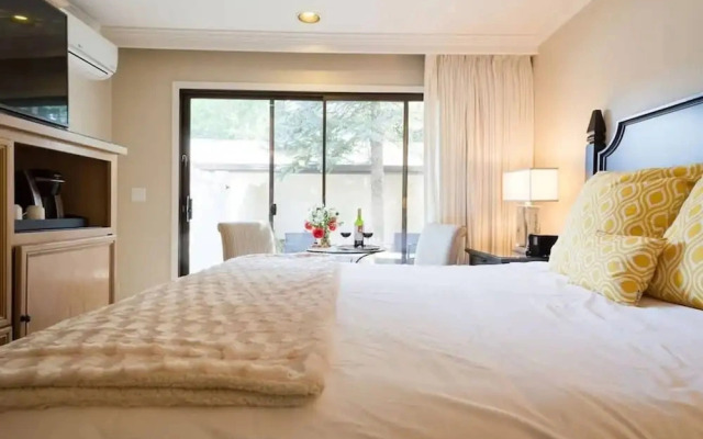 2BR Napa Getaway Side-by-side Condos Golf View