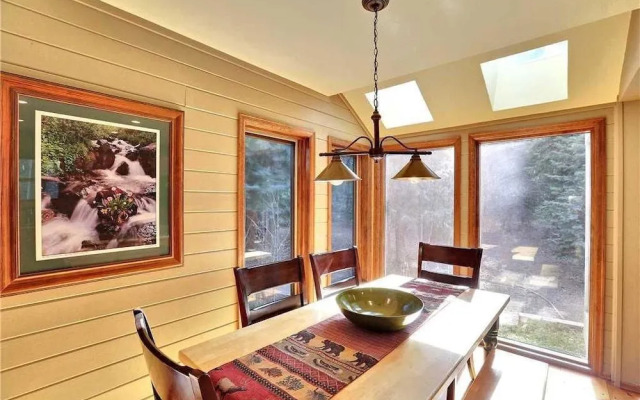 Hideaway Cabin House