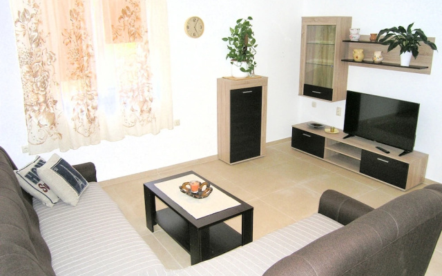 Apartment Goran
