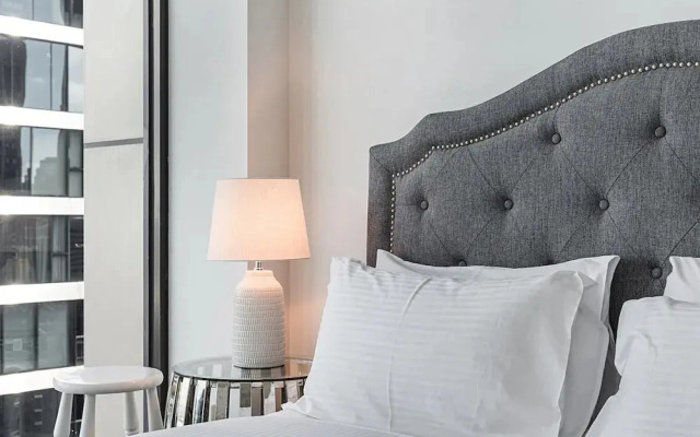 Incredible City Views in Convenient CBD Apartment