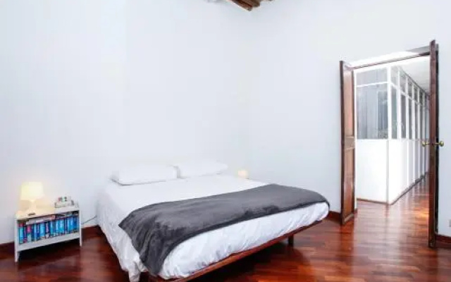 Pantheon Square Family Apartment