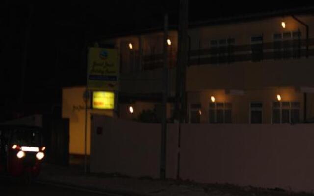 Отель Grand Beach Holiday Resort вид на фасад