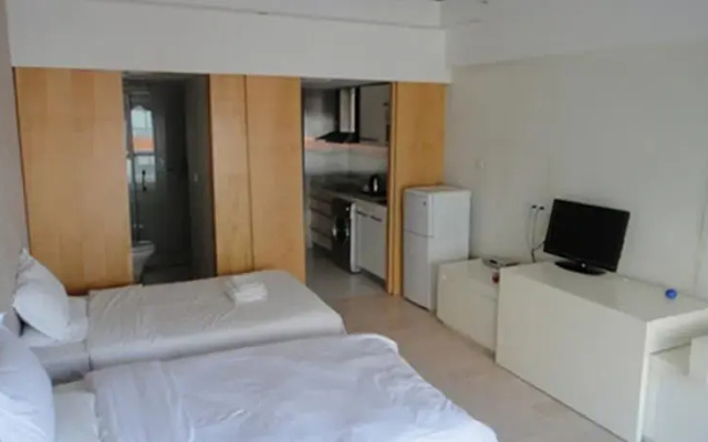 Private-Enjoyed Home Apt. of R&F Wales Apartment