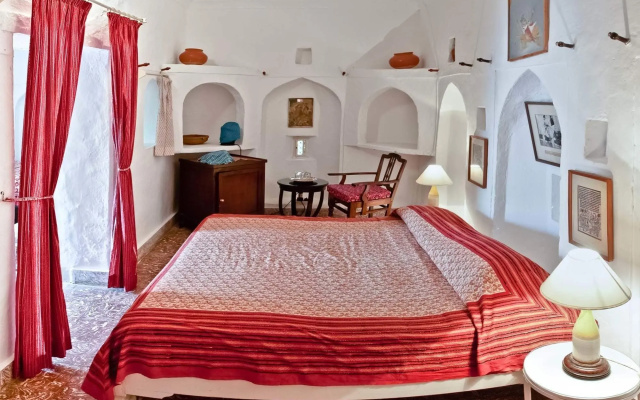 Neemrana's - Hill Fort - Kesroli
