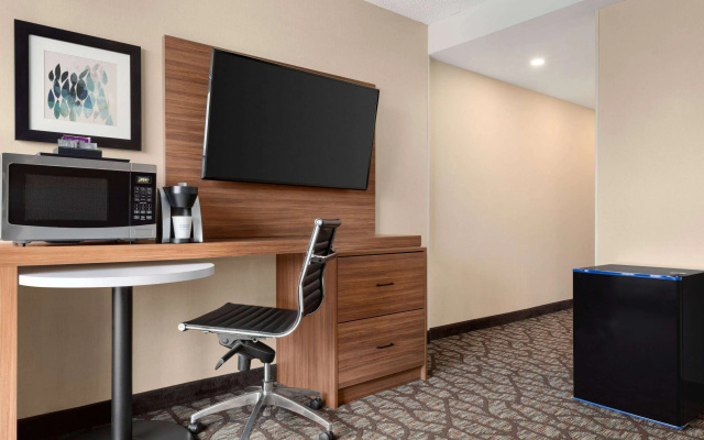 Wyndham Garden Niagara Falls Fallsview