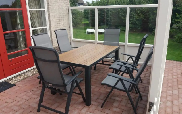 6 pers Duinvilla met sauna en internet aan het IJsselmeerstrand