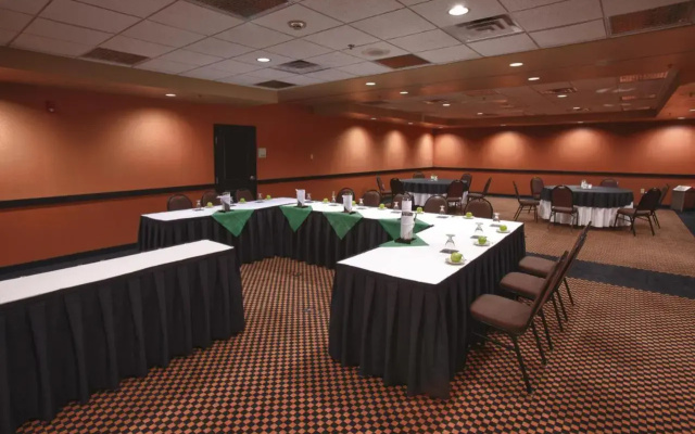 Holiday Inn Hotel & Suites St. Paul NE - Lake Elmo