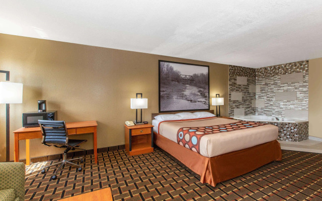 Super 8 by Wyndham Ottawa