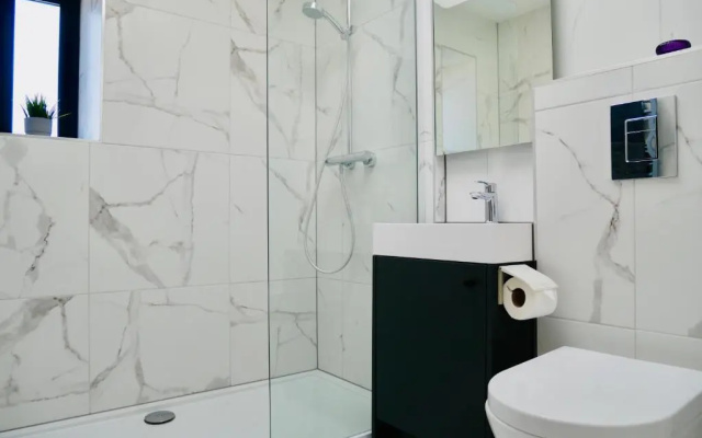 Stunning Sea View Apartment Near the Beach, Bournemouth & Poole