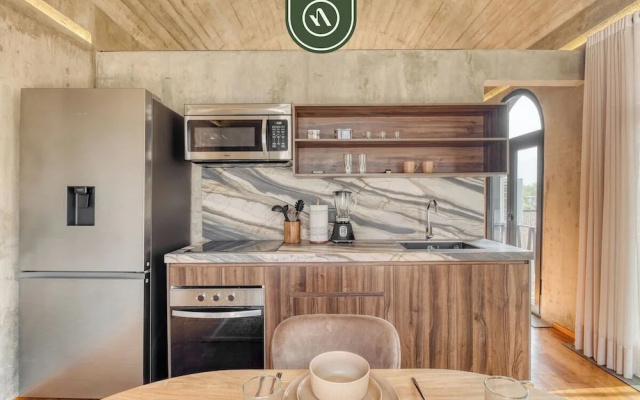 Luxury 1 BR Condo in Downtown - AC - Peaceful
