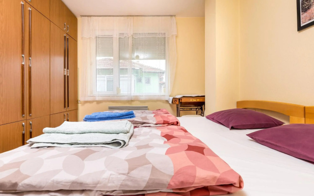 Quiet apartment near the center