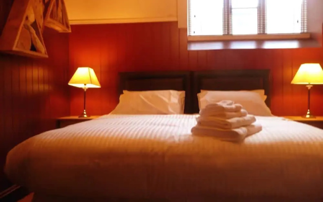 No1 Hotel & Wine Lounge