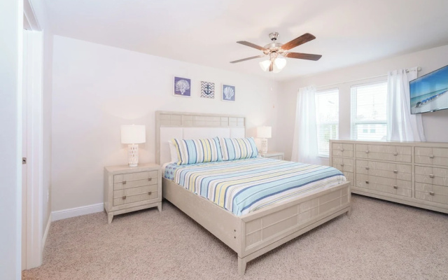 Pride of PCB Modern Townhome With Pool