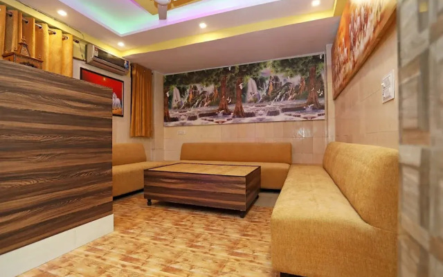 Qlark Rooms & Lawn By OYO Rooms