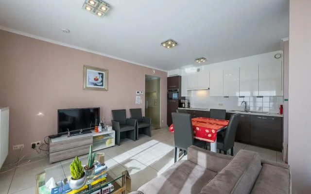 Apartment Within Walking Distance of the Beach