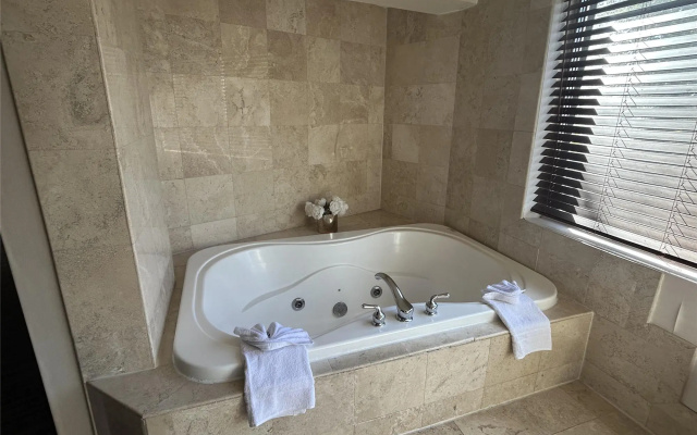 Best Western Premier Plainview-Long Island Hotel