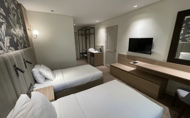 Luisita Central Park Hotel