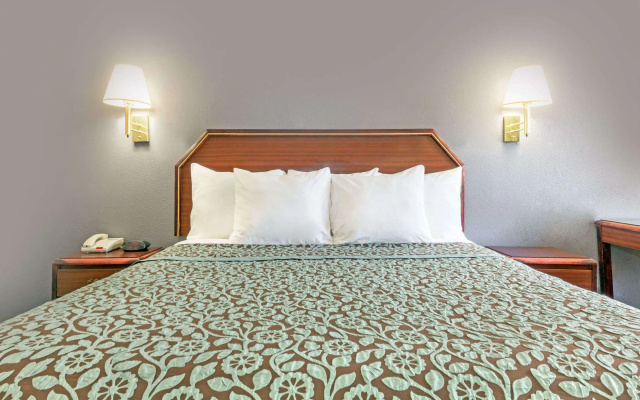 Days Inn by Wyndham Ruidoso Downs