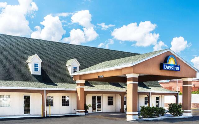 Отель Days Inn by Wyndham Lake City I-75 США, Лейк-Сити - отзывы, цены и фото номеров - забронировать отель Days Inn by Wyndham Lake City I-75 онлайн вид на фасад
