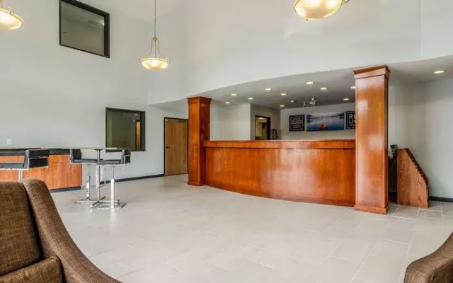 Holiday Inn Select - Peachtre