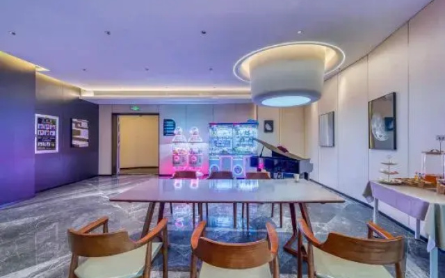 Yunqi Hotel