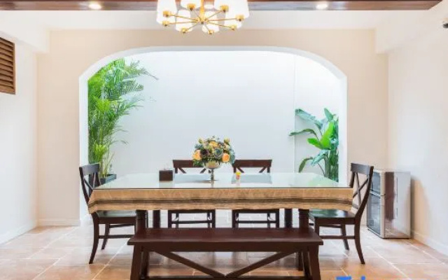 Shinehouse House (Shanghai International Resort)
